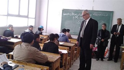 وكيل التعليم بأسيوط: امتحان اللغة الانجليزية لم يخرج عن المقرر