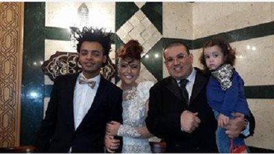 شاهد..صورة  الفنانة مي كساب حليقة الشعر في حفل زفافها