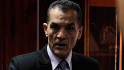 رئيس جامعة الأزهرينفي شائعة تأجيل الدراسة