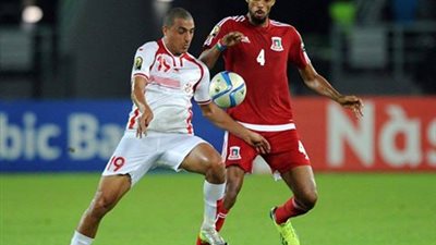 الحكم يقسو على المنتخب التونسى ويهدى بطاقة التأهل للبلد المضيف