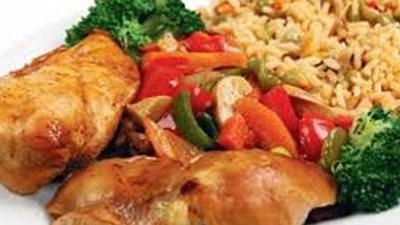 تعرفي علي طريقة عمل الأرز بالدجاج الإسبانية