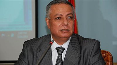 أبو النصر يطمئن على سير العملية التعليمية.. ونسبة الحضور 93%