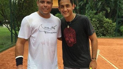 رونالدو يشارك في مباراة تنس زوجي ترفيهية مع الإسباني ألماجرو
