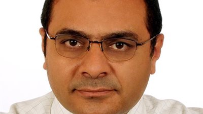 ألمانيا تمنح أستاذاً بقصر العينى وسام الاستحقاق