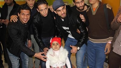 لاعبو الزمالك يزورون مستشفى السرطان
