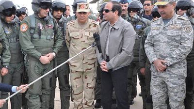 السيسى مع نسور القوات الجوية فى المنطقة الغربية العسكرية