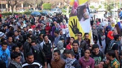 معرض صور لطالبات الإخوان بجامعة حلوان