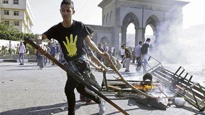 القبض علي خمس طالبات بجامعة الأزهرللتحريض علي العنف