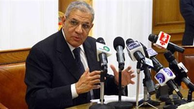 رئيس الوزراء يحسم الجدل حول إلغاء الدوري المصري