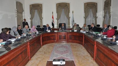 أبو النصر: لن نسمح بإهمال المسارح المدرسية