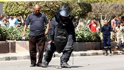 خبراء المفرقات يفجرون نصف دستة قنابل  خلال ساعات في جامعة الازهر