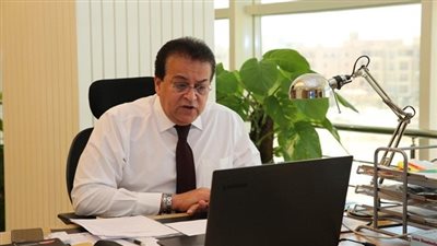 انتهاء شهر العسل بين الوزير واصحاب الجامعات الخاصة ينذر بكوارث.. تنسيق الخاصة والاهلية فقد مبدأ تكافؤ الفرص والمساواه والاتاحة وضرب الاستثمارات فى التعليم