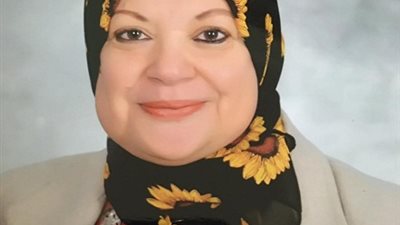 استاذة جامعية تكشف فضيحة طلاب اعلام سوهاج ..لايعرفون اسم رئيس الوزراء والمحافظ ومدن المحافظة ..ياخسارة !!