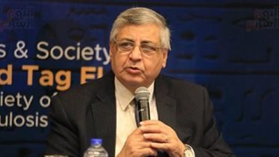 مستشار الرئيس للشئون الصحية: مازلنا في ذروة الموجة الرابعة