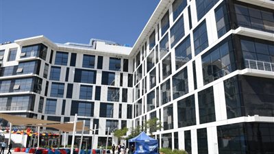 الجامعات الاوربية بالعاصمة الإدارية تستقبل الطلاب الجدد ورئيس مجلس الأمناء يستعرض فروع الجامعة وتصنيفها عالميا