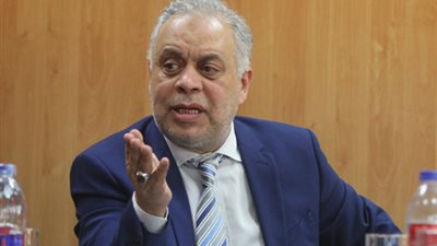 أشرف زكي يفجر مفاجأة عن منح تصاريح لـ