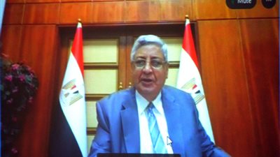 عاجل |عوض تاج الدين يكشف عن الاثار الجانبية اللقاح كورونا ومدتها وموعد تطبيق  اللقاح المصرى