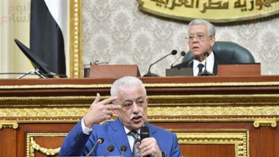 نائب برلماني يطالب بإقالة وزير التربية والتعليم :