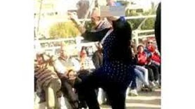 وصلة رقص شرقى من احدى المعلمات مع 4 معلمين تشعل السوشيال ميديا
