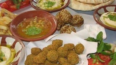 هيئة الدواء المصرية تحذر المواطنين من تناول الفول والطعمية.. لهذا السبب