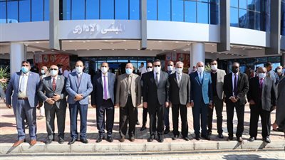 وزير التعليم العالي يفتتح المبنى الإداري الجديد بجامعة أسوان 