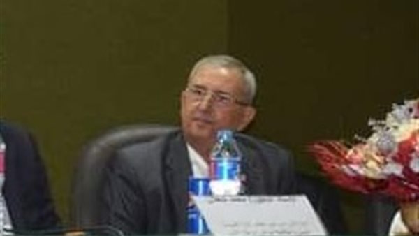 الدكتور محمد حلمى