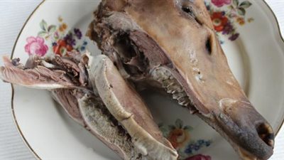 استاذ علوم اغذية يحذر الشعب المصرى من تناول لحمة الرأس.. تسبب الجلطات