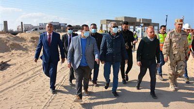 وزير التعليم العالي يتلقى تقريرًا بشأن تطورات العمل بإنشاءات جامعة شرق بورسعيد الأهلية 