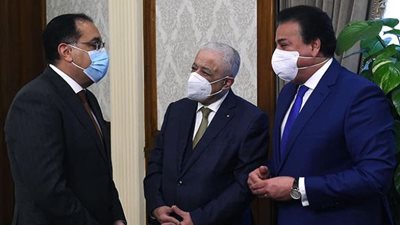 خالد عبدالغفار يستعرض تقريراً عن الحالة الوبائية لكورونا فى مصر والعالم