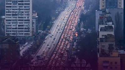 وبـــــدأت الـــحــــــــرب  .. هجوم كاسح للقوات البرية الروسية على طول الحدود مع أوكرانيا 