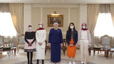 انتصار السيسي:  فتيات مصر هن رائدات المستقبل وصانعات القادة