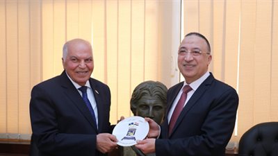 النقابة كشف التفاصيل الكاملة للقاء محافظ الإسكندرية مع نقيب المعلمين 