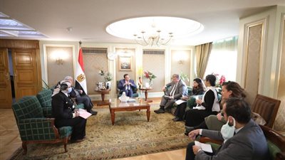 خالد عبدالغفار يبحث آليات التعاون مع مدير منظمة العمل الدولية