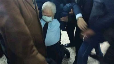 عاجل.. رجائي عطية نقيب المحامين أثناء مرافعته في المحكمة 