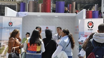 الجامعة اليابانية تشارك بمعرض ExploreX Summit 2022  