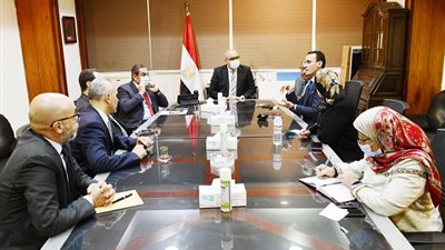 عاجل .. وزير الإسكان يستعرض خطة طرح الوحدات السكنية بالمدن الجديدة 