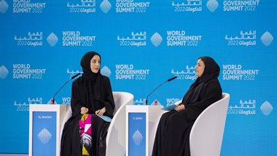 القمة العالمية للحكومات تستضيف حواراً بين أول وزيرة في الإمارات وأصغر وزيرة في العالم