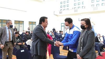 خالد عبدالغفار يفتتح فعاليات نهائي بطولة الجامعات المصرية للإسكواش بالجامعة الأمريكية بالقاهرة