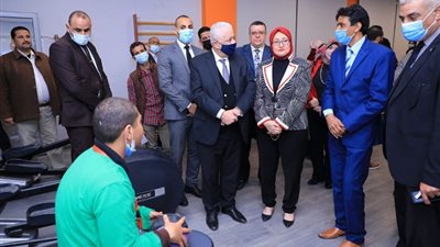 وزير التربية والتعليم يتفقد مركز تأهيل ذوى الاحتياجات الخاصة بالعاشر من رمضان