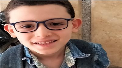 والد الطفل عمر يستغيث بالرئيس السيسي: 