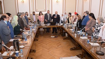 الخشت يترأس اجتماع مجلس كلية آداب القاهرة