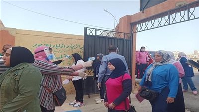 بدء توافد طلاب الثانوية العامة علي اللجان لأداء امتحان اللغة العربية