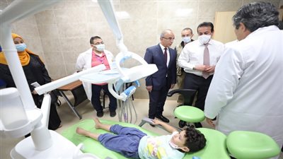 وزير التعليم العالي يزور جامعة قناة السويس ويفتتح عددًا من المنشآت الطبية
