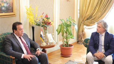 وزير التعليم العالي يؤكد اهتمام الدولة بتوطين صناعة الدواء في مصر