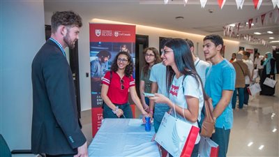 ١٠٠ منحة تعليمية كاملة من مؤسسة الجامعات الكندية لطلاب الثانوية العامة