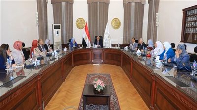 وزير التعليم يبحث مع مديري تنمية المواد الدراسية آليات الاستعداد للعام الدراسي