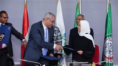 مذكرة تفاهم في التدريب والاستشارات بين كلية النقل الدولي واللوجستيات وشركة المصريين للتوزيع والخدمات 