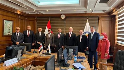 وزير التعليم العالي يعقد اجتماعًا مع الشركة المُنفذة لمشروع بناء 
