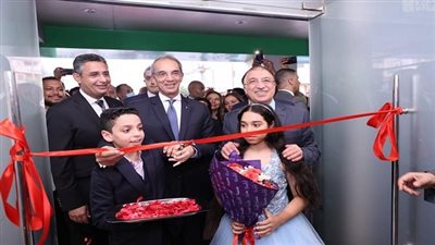 وزير الاتصالات يفتتح 3 مكاتب بريد في الإسكندرية بعد تطويرها