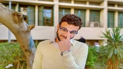 مدرس لغة عربية يوجه رسائل هامة للطلاب عبر صفحته على 